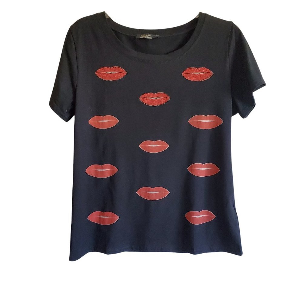 Silver Fox Red Lip‎ Tee Sequined Beaded